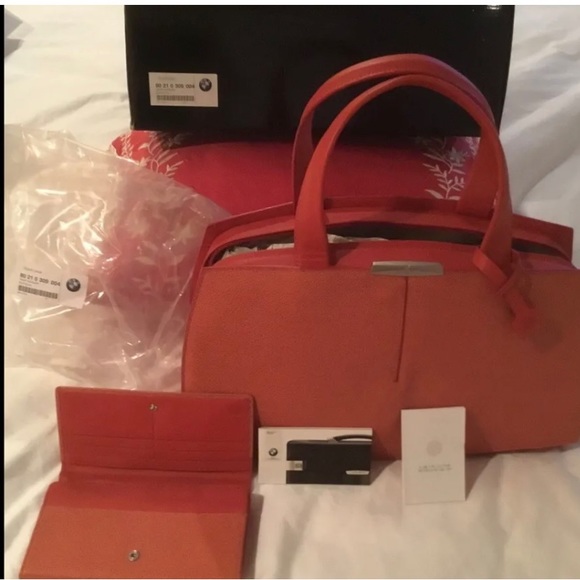 Handbag and Matching Wallet BMW - Leather - Purchased in Italy- New with Box - Picture 2 of 7